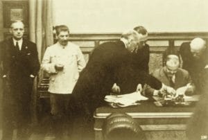 пакт Молотова-Ріббентропа