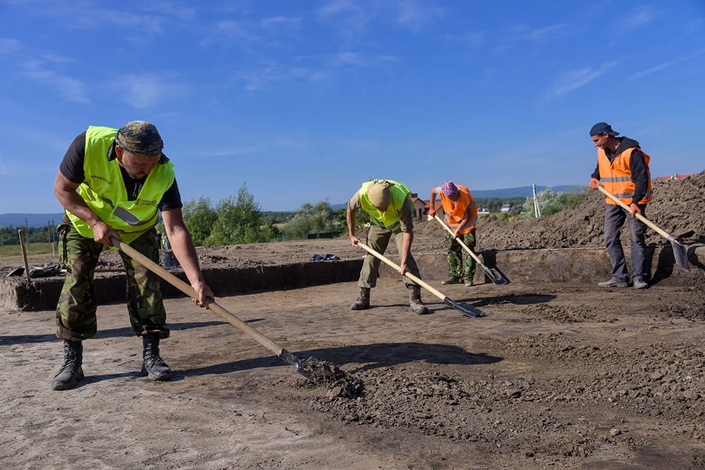Рятівна археологічна служба-Історія в школі