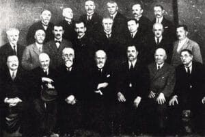 Група професорів Українського Вільного Університету. Прага, 1926 р.-Історія в школі