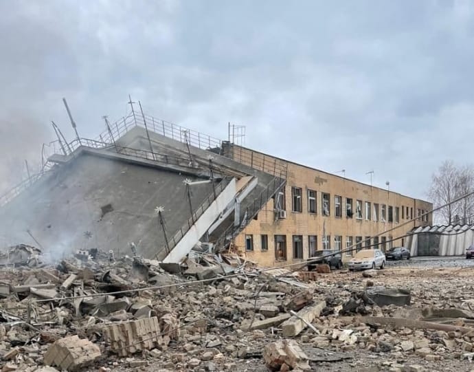 Зруйнований аеропорт Вінниця, 6 березня-Історія в школі