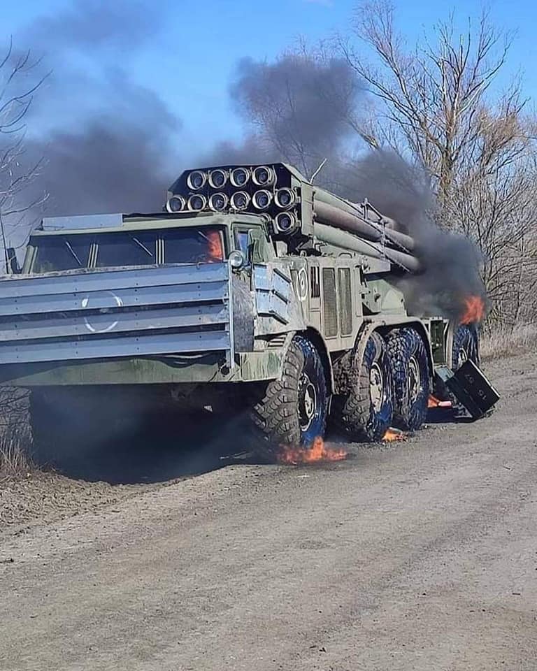 Чернігівська земля, край партизанської слави, продовжує приймати в свої обійми російських окупантів. Горять такі довгоочікувані ворогом резерви.