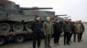 Прем'єр-міністр Денис Шмигаль показав фотографії чотирьох танків Leopard 2, які прислала Україні Польща.