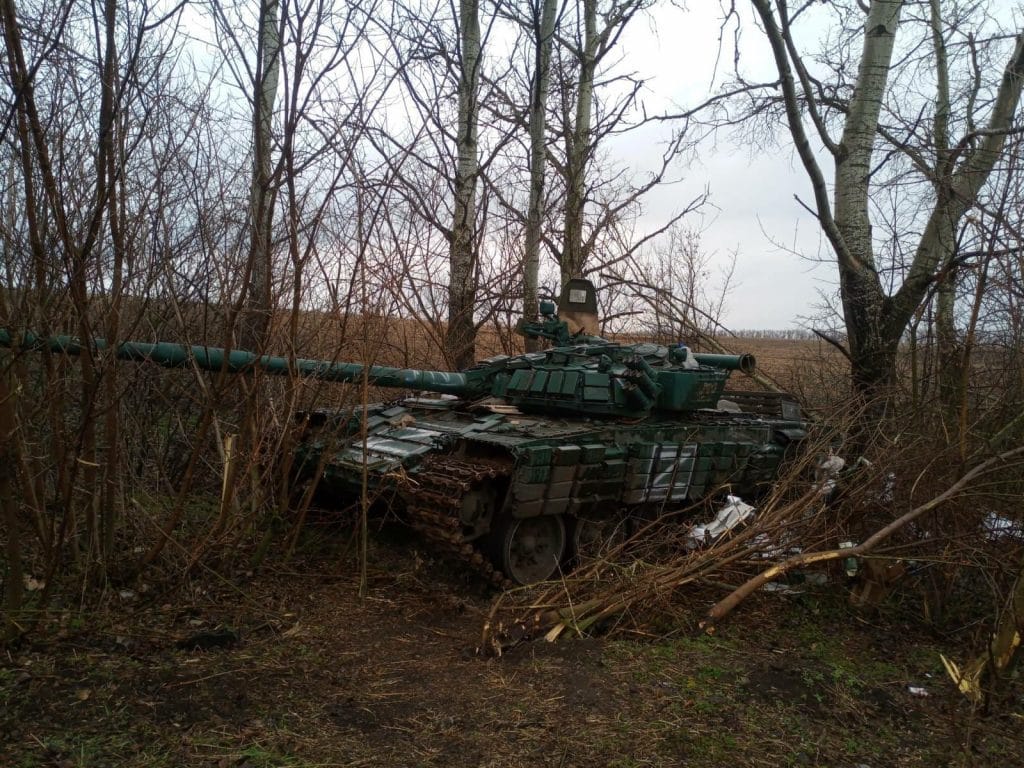 Розбита російська техніка в одному зі звільнених 93-тя ОМБр Холодний Яр населених пунктів на Харківщини.