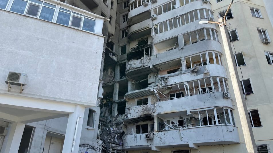 23 квітня приблизно о 14 годині росіяни поцілили в житловий будинок в Одесі ракетою з акваторії Каспійського моря