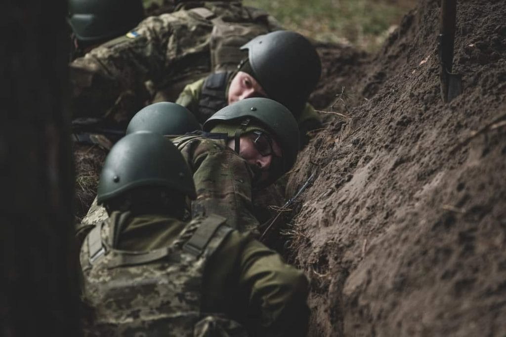 Фоторепортаж служби зв'язків з громадськістю 831-ї бригади тактичної авіації