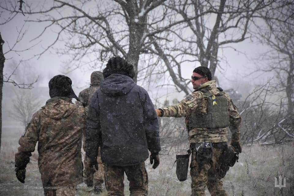 Зима довго не здавалася. Зимові фрагменти цієї весни на Донеччині з миколаївськими морпіхами.